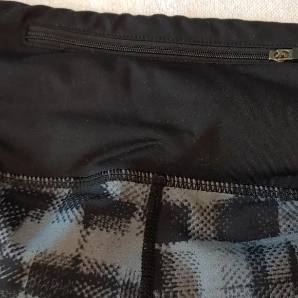 Mona B High Waisted Capri Leggings Size M - Picture 4 of 5